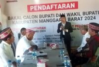 Calon Bupati Manggarai Barat, Marselinus Jeramun Saat Mendaftar di DPC Partai Gerinda Mabar. (Foto: KIP)