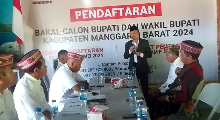Calon Bupati Manggarai Barat, Marselinus Jeramun Saat Mendaftar di DPC Partai Gerinda Mabar. (Foto: KIP)