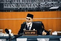 Ketua DPRD Manggarai Barat, Marten Mitar. (Foto: Warta Nusantara.com