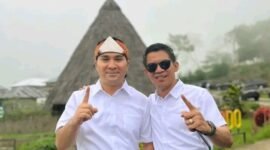 Calon bupati dan wakil bupati Manggarai Barat, Mario Pranda [kiri] dan Richard Sontani [kanan]. 