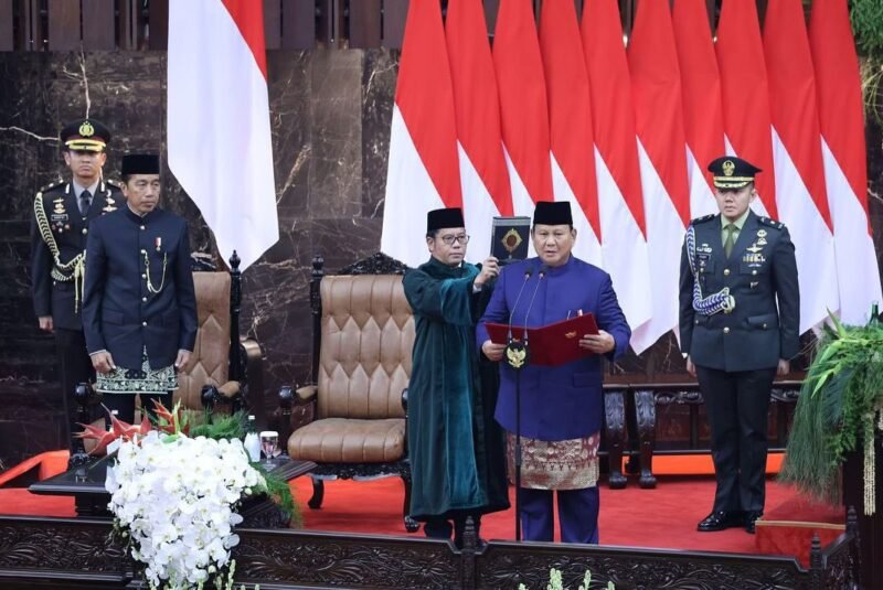 Presiden Indonesia ke 8, Prabowo Subianto saat membacakan sumpah pada pelantikan dirinya sebagai Presiden Republik Indonesia. Minggu, [20/10]