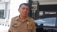 Kepala Inspektorat Manggarai Barat, Blasius Oban bersama tim Auditor mendatangi kantor Kejaksaan Manggarai Barat. Selasa, [3/12] siang. 