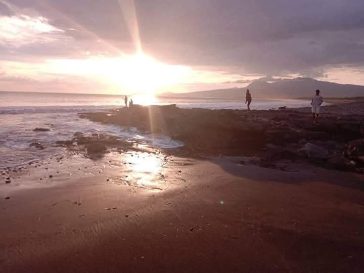 Pantai Mberenang Manggarai Barat 